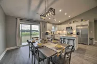 Cozy Murray Retreat Near MSU and Local Eateries