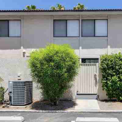 Palm Springs Abode w/ Pool Access, Near Golfing Hotel Exterior
