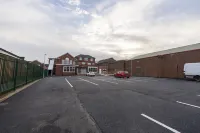 42 Apart-Hotel - Parking