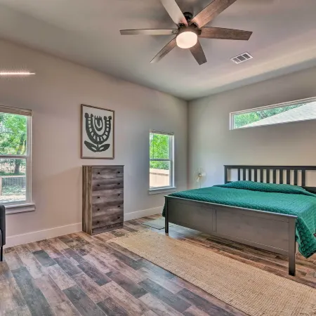 Modern Family Home Near at&t Stadium & More!