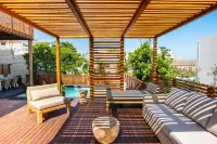Bentley's Guesthouse Hotels in Bloubergstrand