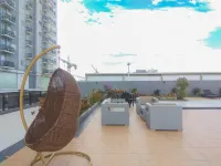 Chic and Cozy Studio Park View Condominium Apartment Hotels in Kecamatan Beji