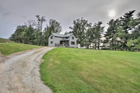 Pet-Friendly Spring Grove Home w/ Serene Yard!