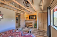 Wine Country Retreat in Cornville: Hot Tub & View - spa