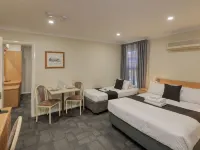 Bushmans Motor Inn Hotels in Parkes