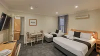 Bushmans Motor Inn Hotels in Parkes
