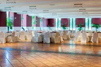 AC Hotel Palacio de Santa Ana - Parkering