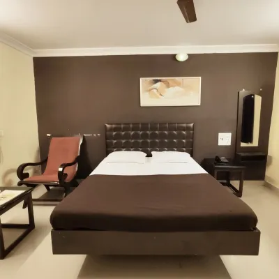 Tourist Resort Hotels near EsselWorld