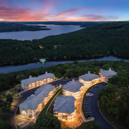 Ozark Mountain Oasis For 7!