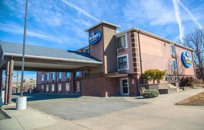 Town House Extended Stay Hotel Downtown