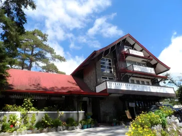 Log Cabin Hotel - Baguio