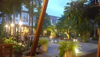 我家度假村 King Mongkut Memorial Park of Science and Technology Waghor附近的飯店