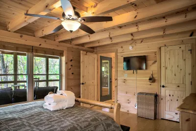 Charming Cabin with Game Room and Hot Tub - Spacious Mountain Retreat