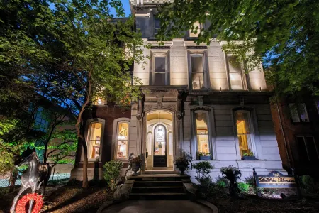 DuPont Mansion Bed & Breakfast Отели рядом с достопримечательностью «T3»