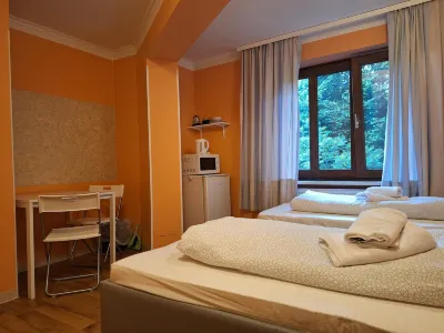 2-Rent Group Hostel Rooms Aub162 Hotels in Aubing-Lochhausen-Langwied