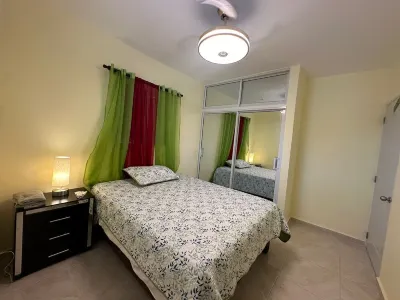 Charming 3-bedroom house with WiFi, AC in Nagua  호텔