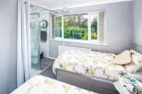 Steve's Place Hotels in Hinckley