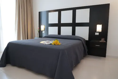 Hotel Admeto - Airport Shuttle