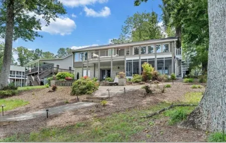 Smith Mountain Lake Home with Stunning Views  with Wet Cove