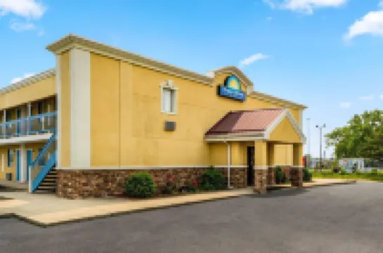 Days Inn by Wyndham Fort Wayne