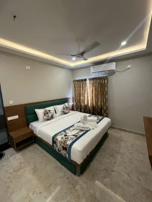 Plaza Tower Hotel Hotels near Palem gadda Akkadevatala Temple