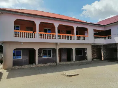 Peemens Guesthouse Hotels near CHEERY COURT - Games Arena