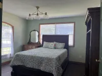 Beautiful Big 3-bedroom house with WiFi, AC in tranquil Storm Lake