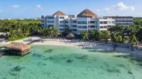 Almare, a Luxury Collection Adult All-Inclusive Resort, Isla Mujeres Hotel dekat Yoga, The Treehouse