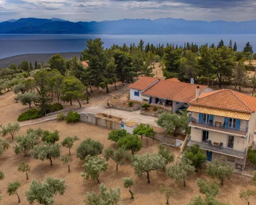 Studio Maistros Hotels in Galaxidi