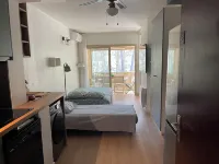 Logement de Vacances, Avec Piscine et mer Le port de Sanary sur mer 주변 호텔