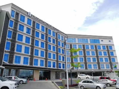 Lintas Platinum Hotel Отели рядом с достопримечательностью «Race Garden»