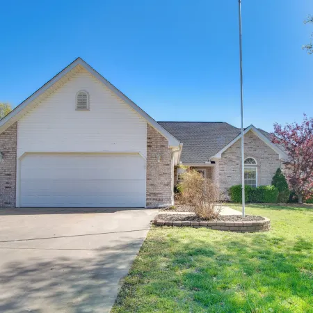 2 Mi to Grand Lake: Grove Home w/ Fenced-in Yard