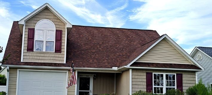 Work, Relax, Explore! 3 Bdrm House with screened in porch in New Bern. Hotels in New Bern