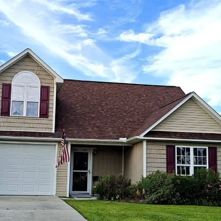 Work, Relax, Explore! 3 Bdrm House with screened in porch in New Bern.