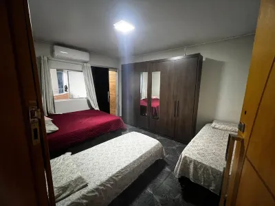 House with swimming pool and barbecue. Hotel a