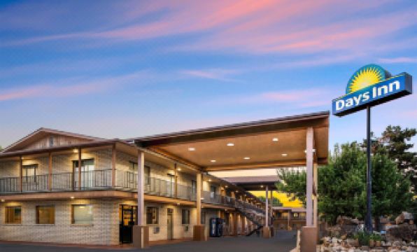 Days Inn by Wyndham Cortez