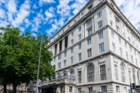 Adelphi hotel - parking