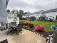 5 BR - 3 BA <2 Primary BR> SLEEPS 10 - 3 Pools - Linens & Bath Towels Provided