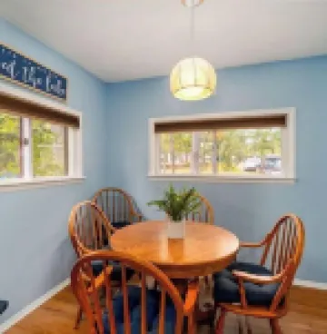 Remodeled! Enjoy the tranquility of a lakefront cottage on Van Etten Lake! Hotels in Oscoda