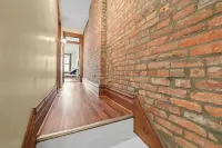 Vino & Vibes Villa Sleeps 6!