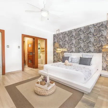 5 Star Beachview PH W/ Rooftop Terrace &Jacuzzi