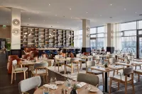 โรงแรมเอลเชเซนโทร, ภายใต้การสนับสนุนของ Melia