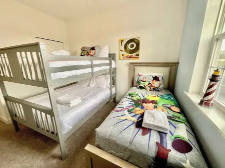 Great Escape to the Enclaves Near Disney!