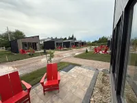 Royalty Maples Cottages and Motel Hotels in Brackley