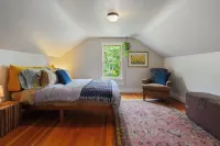 Charming 2-bedroom house in Viroqua with AC