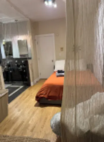 Modern 1-bedroom apartment with 1 FREE Parking, Whirlpool bathtub,Full Kitchen