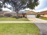 Riverfront Backyard & Grill: Sunrise Family Home Hotels in Sunrise