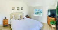 Remodeled barn with spectacular Views near redwoods and coast!