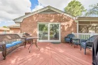 Fabulous 5 Bedroom 3 Bathroom Holiday House Near Beaches. WE SANITIZE!