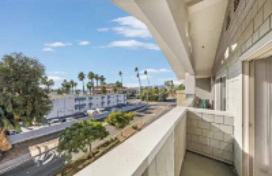Beryl Breeze Rooftop Pool Ocean View Cozy 2BR 1 Block to Beach